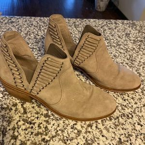 Vince camuto booties